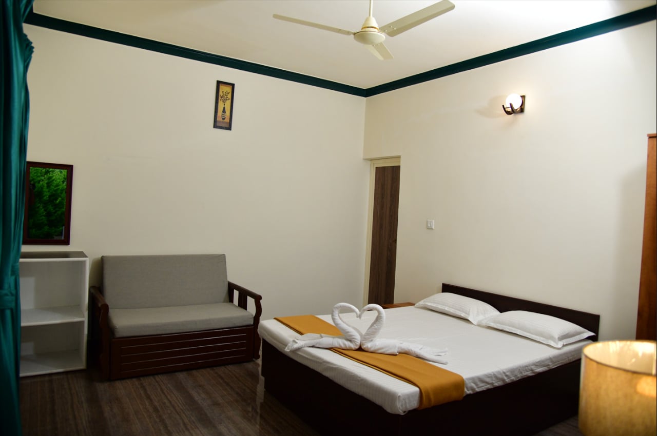 The Greenwoods Homestay - Tap to explore photos