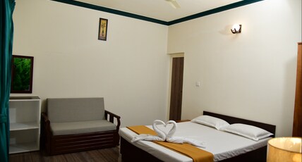 The Greenwoods Homestay Room Type - Cottage 2
