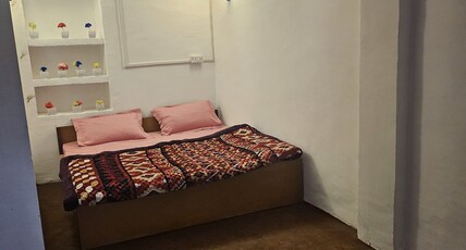 Jugnoo Cafe and Stay Room Type - Bedroom 8
