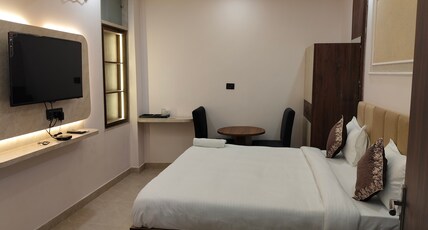 LAV KUSH GRAND Room Type - Deluxe Bed Room