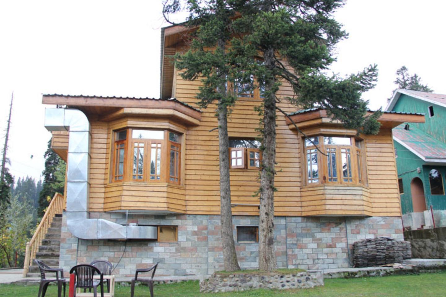 Hotel The Meadows - Gulmarg - Tap to explore photos