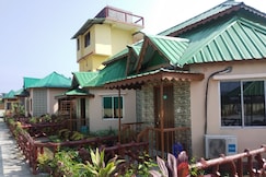 Gorumara Riverside Resort