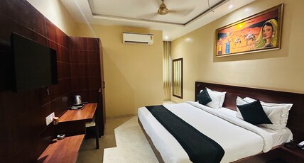 Sangam Hotel Room Type - Deluxe Ac Room
