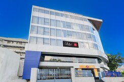 Super Hotel SRH luxury Rooms Near Rail Nilayam, NCL.