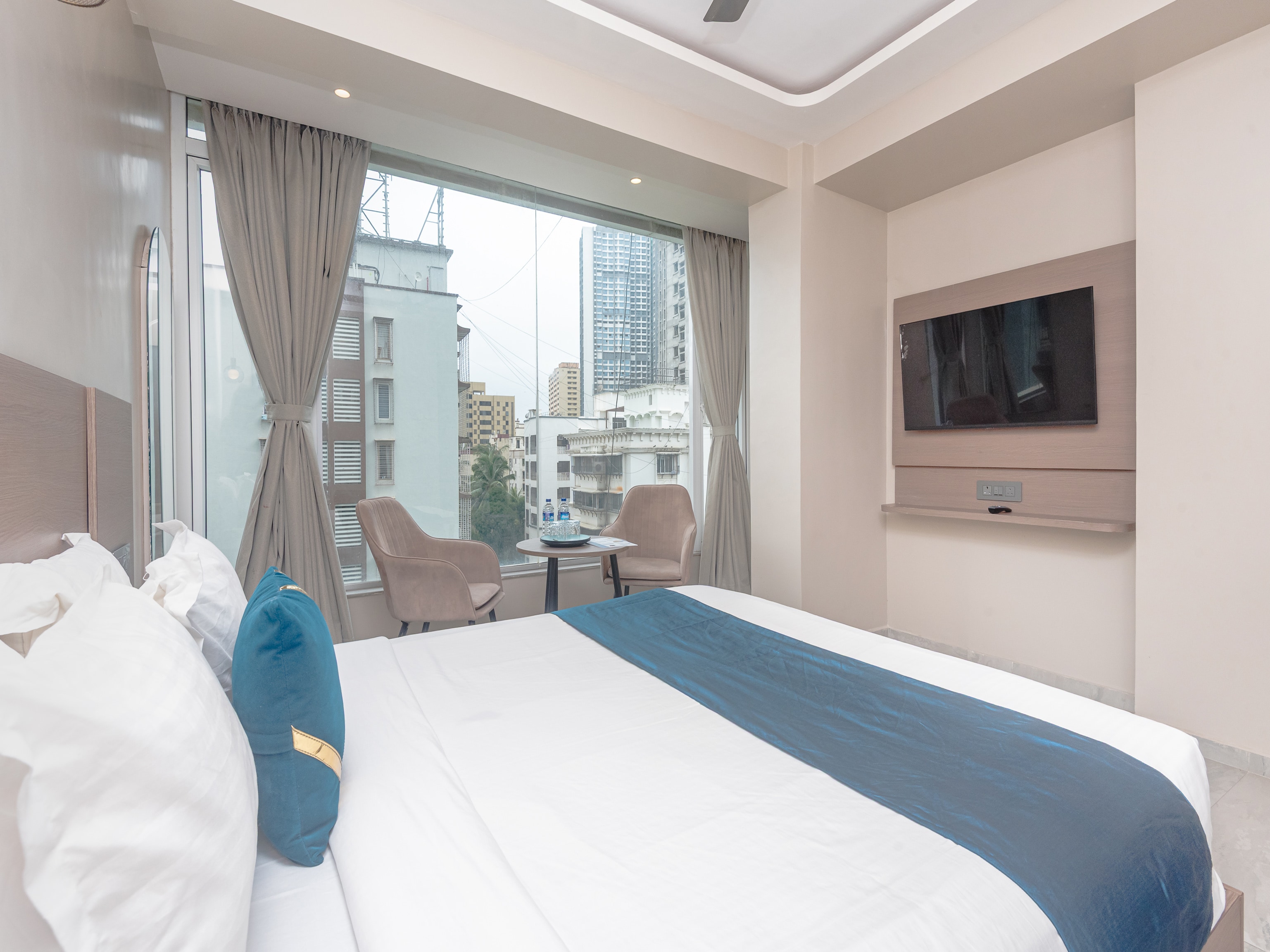 Hotel Aura  Near Malad Link Road - Tap to explore photos