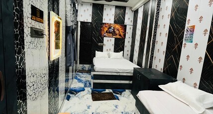 Hotel Viaan Room Type - Family Room with King Bed