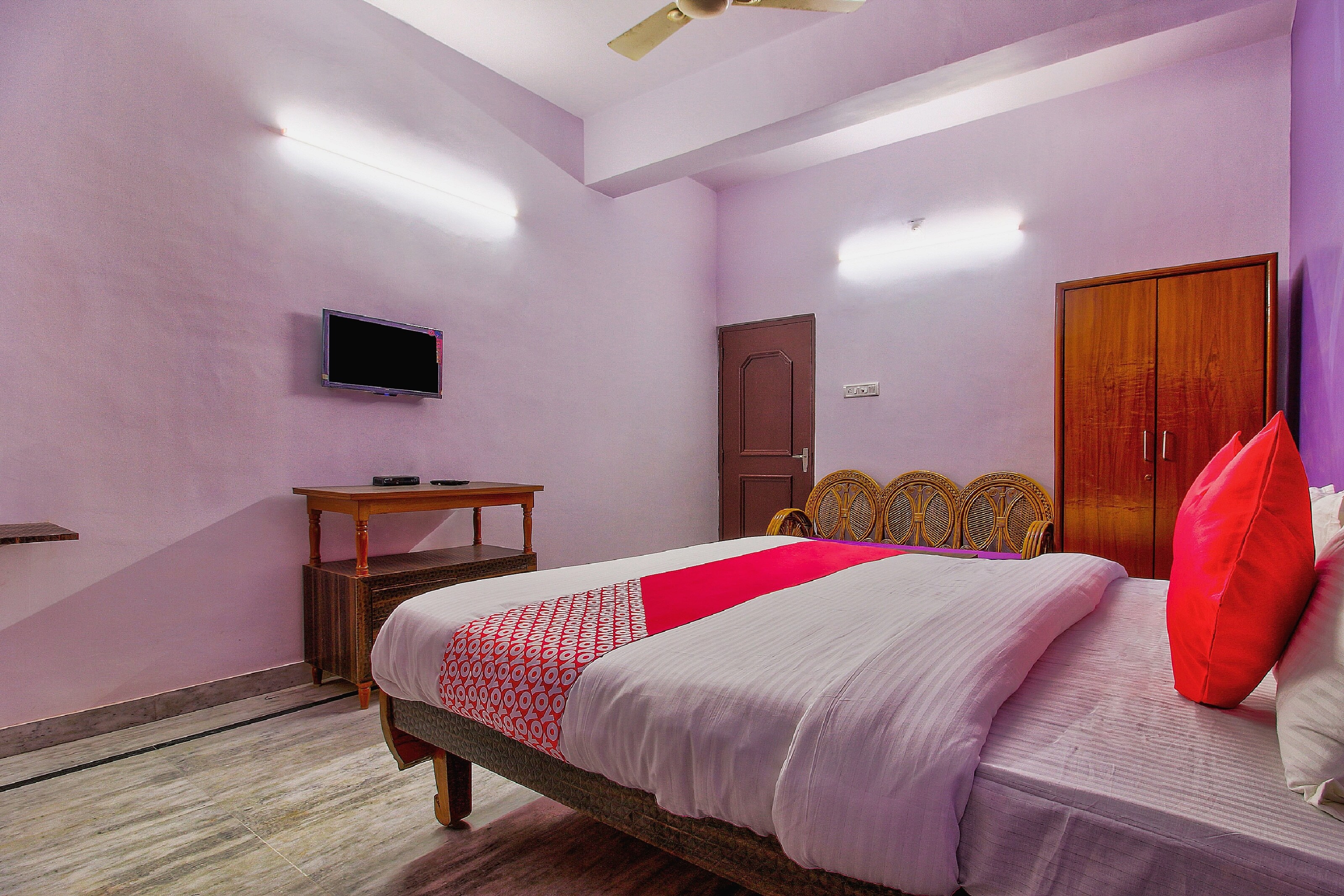 Hotel O ATHITHI BHAWAN - Tap to explore photos