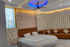 Shree Ram Ashram / Waking Distance To Ram Mandir