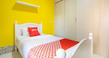 OYO Life 3782 Gunung Anyar Room Type - Indonesia Standard Double