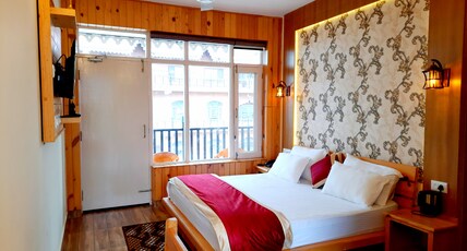 Hotel Dev Chhaya Room Type - Premium Rooms (Deluxe)
