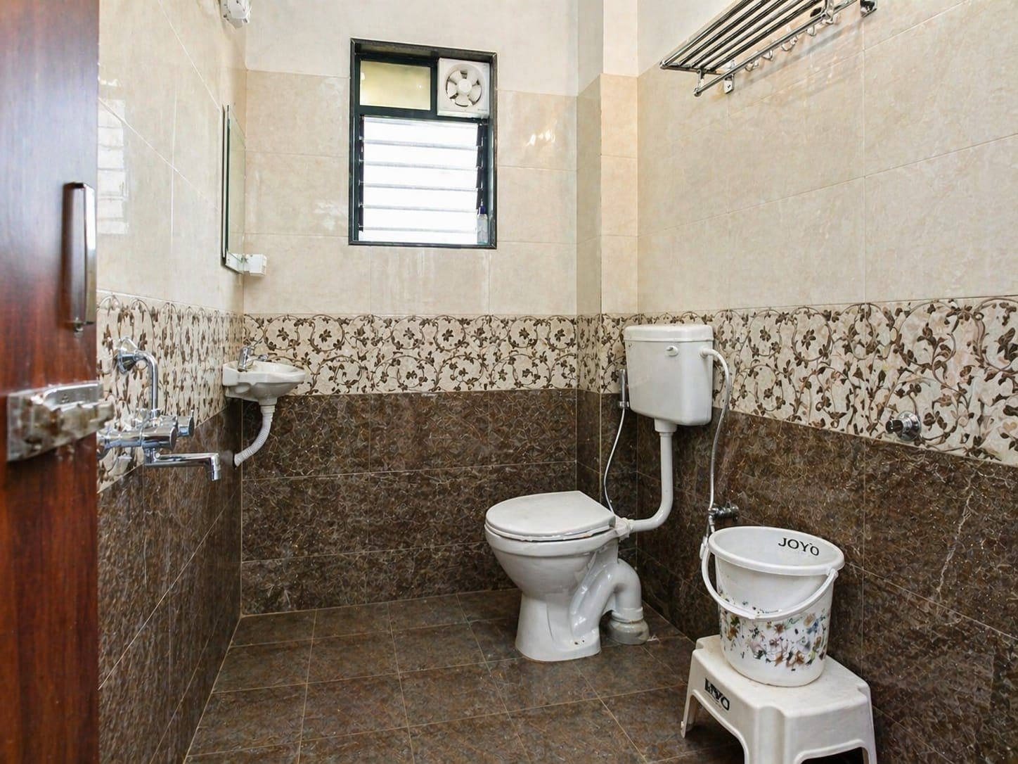 Matheran Gaurav Cottage - Tap to explore photos
