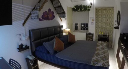 Kakaku The Guest House Room Type - Deluxe Double Room