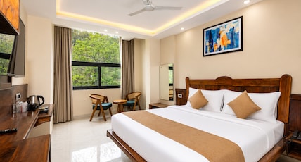 Ark Inn Rajpur Road Room Type - Luxury Room with Mountain View Ark Inn Rajpur Road Room Type - Luxury Room with Mountain View