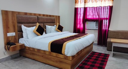 SAI SUNDER INN Room Type - Deluxe 3 Bed Room