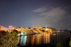 Address of Raahgir Lake View Hostel |10 Metres from Lake Pichola