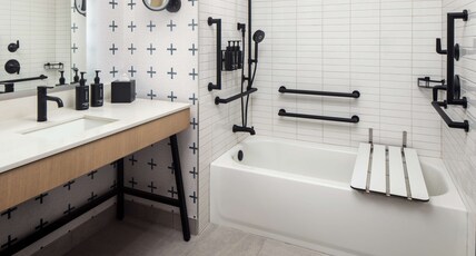 Canopy by Hilton Sioux Falls Downtown Room Type - FALLS PARK VW 1KG ACC TUB
