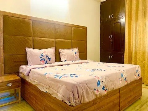 Instay M56 l Party Friendly 2bhk with Pvt Theatre - Tap to explore photos