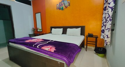 Hotel Shrihaan Room Type - Deluxe A/c Room