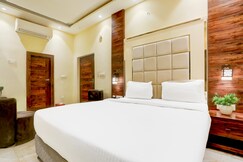 Palette by CheckIn Patliputra Colony Formerly The Aurum