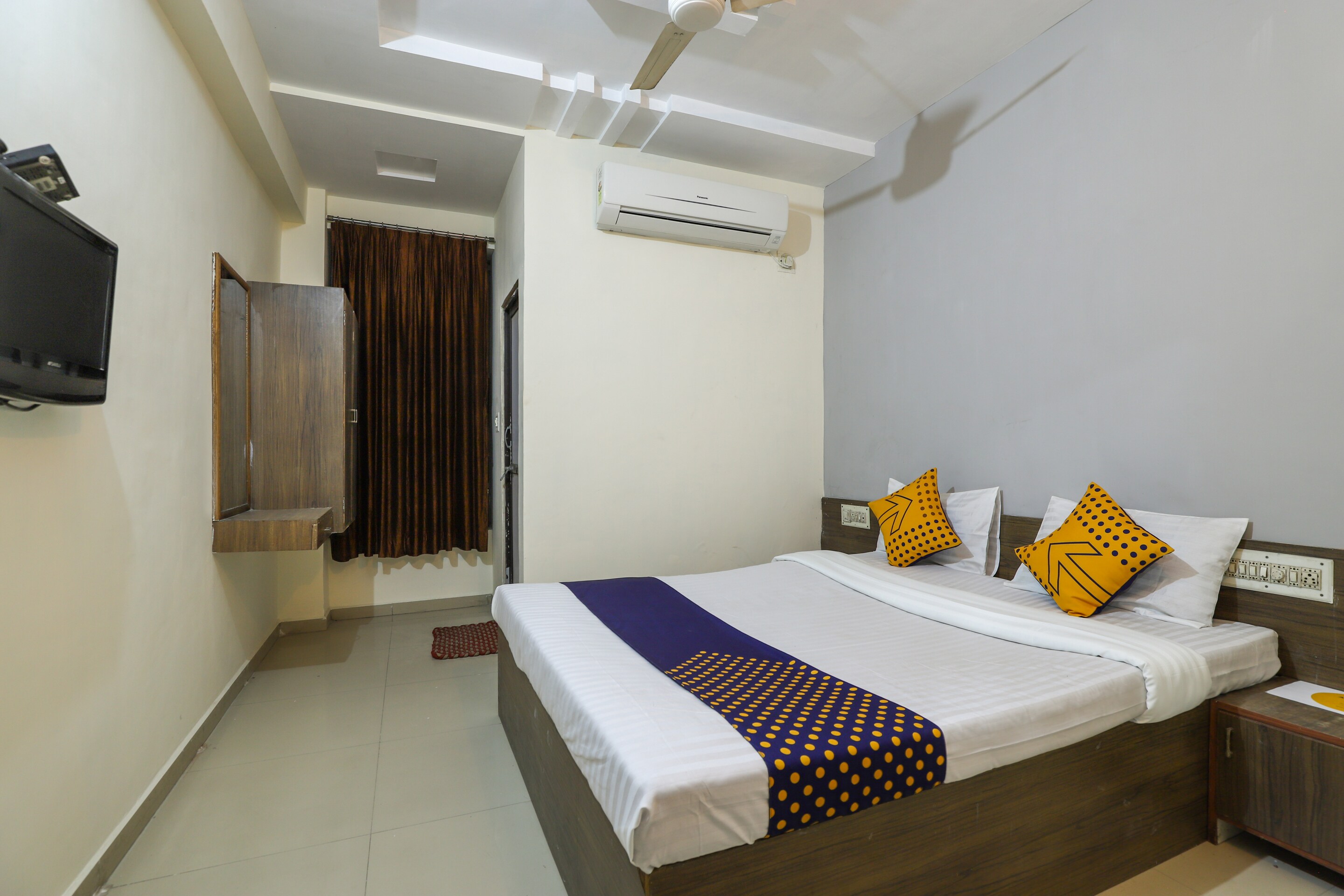 Hotel O Divya Palace - Tap to explore photos