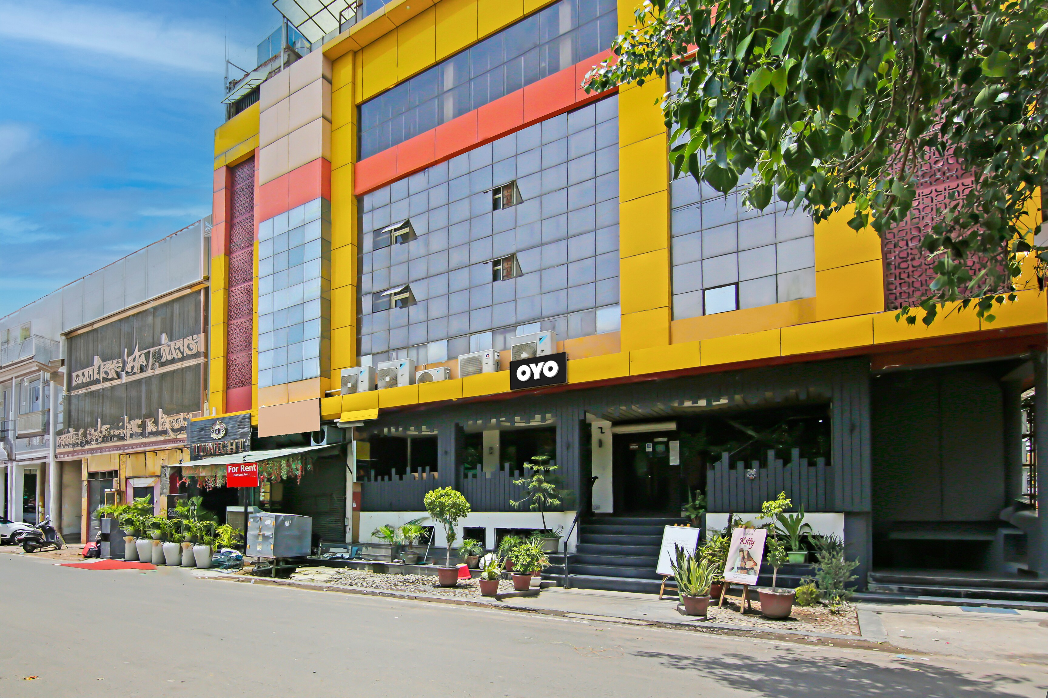 Hotel TUNIGHT - Tap to explore photos