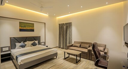 Hotel Hare Krishna Valsad Room Type - Deluxe Room