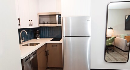 Staybridge Suites DENVER NORTH - THORNTON Room Type - 1 King Bed Studio Suite
