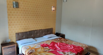 Hotel Shanu Room Type - SUPER DELUXE AC ROOM