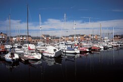 Holiday Inn Express CARDIFF BAY