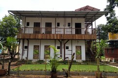 Raaviz Residency