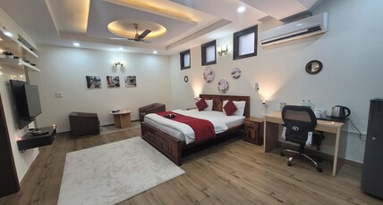 Isaki Suites by Ivory Stays Room Type - Deluxe Room with Air Conditioning