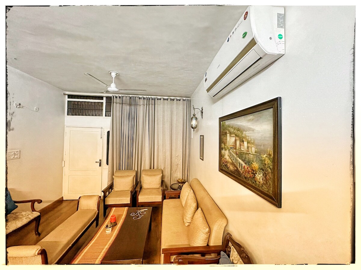 Aryan Homestay Warm Safe Comfortable Living - Tap to explore photos