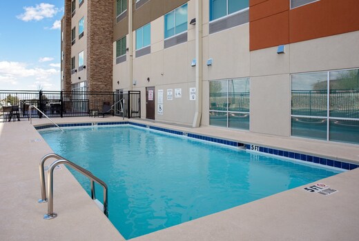 Holiday Inn Express & Suites EL PASO NORTH