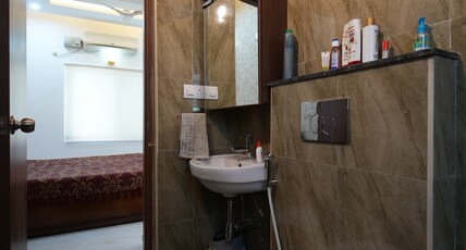 Aayushman Luxury Homes Room Type - MBR