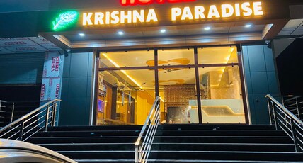 Krishna Paradise Room Type - Deluxe Four Bed Room