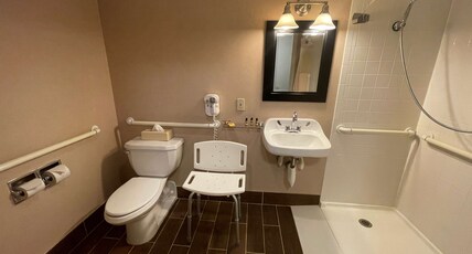 Best Western Plus Waterville Grand Hotel Room Type - Accessible - 1 King, Mobility Accessible, Communication Assistance, Roll In Shower, Non-Smoking, Ful