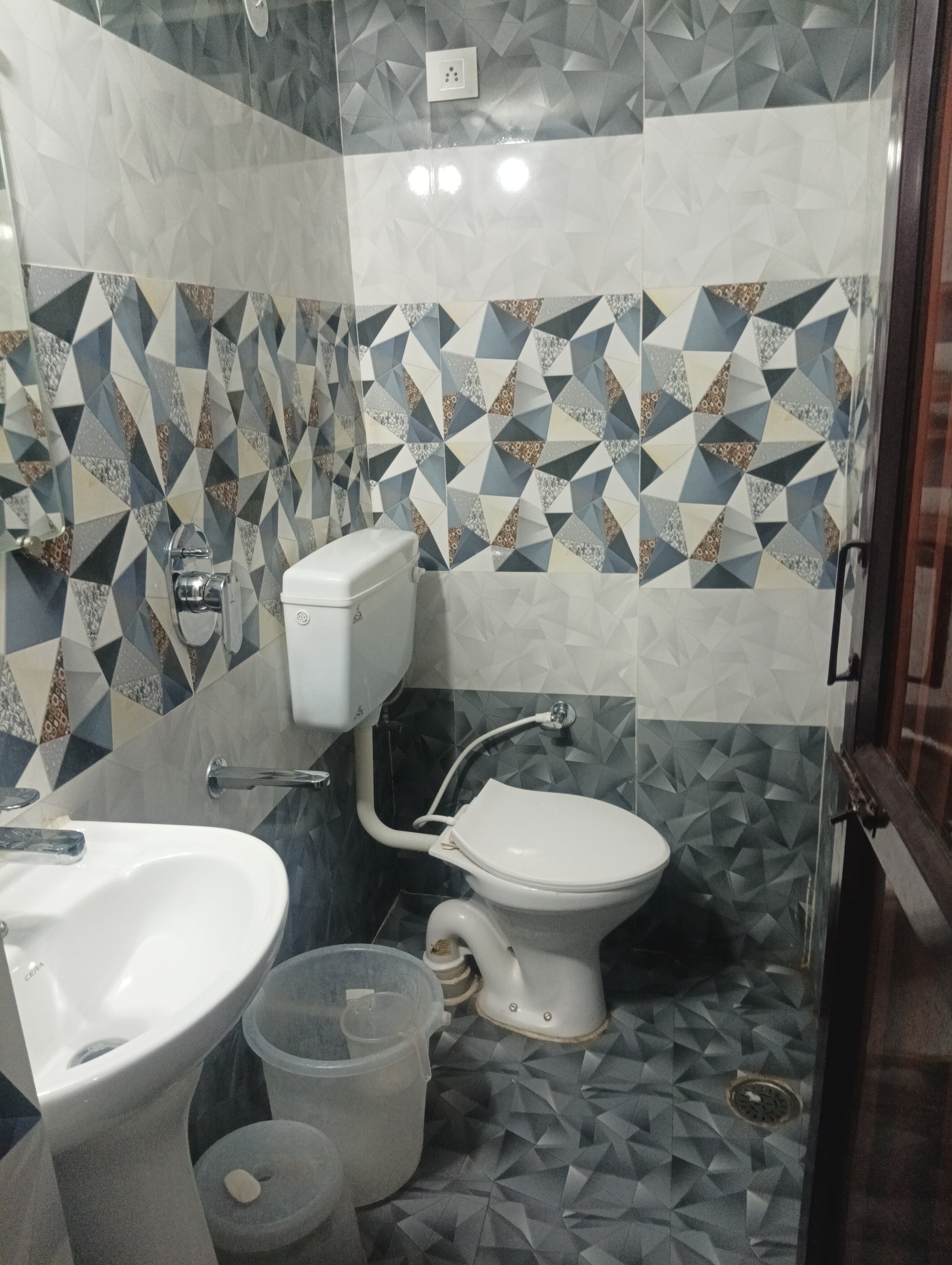 Manav B&B - Tap to explore photos