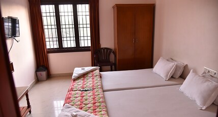 R.M. Guest House Room Type - Standard Non AC