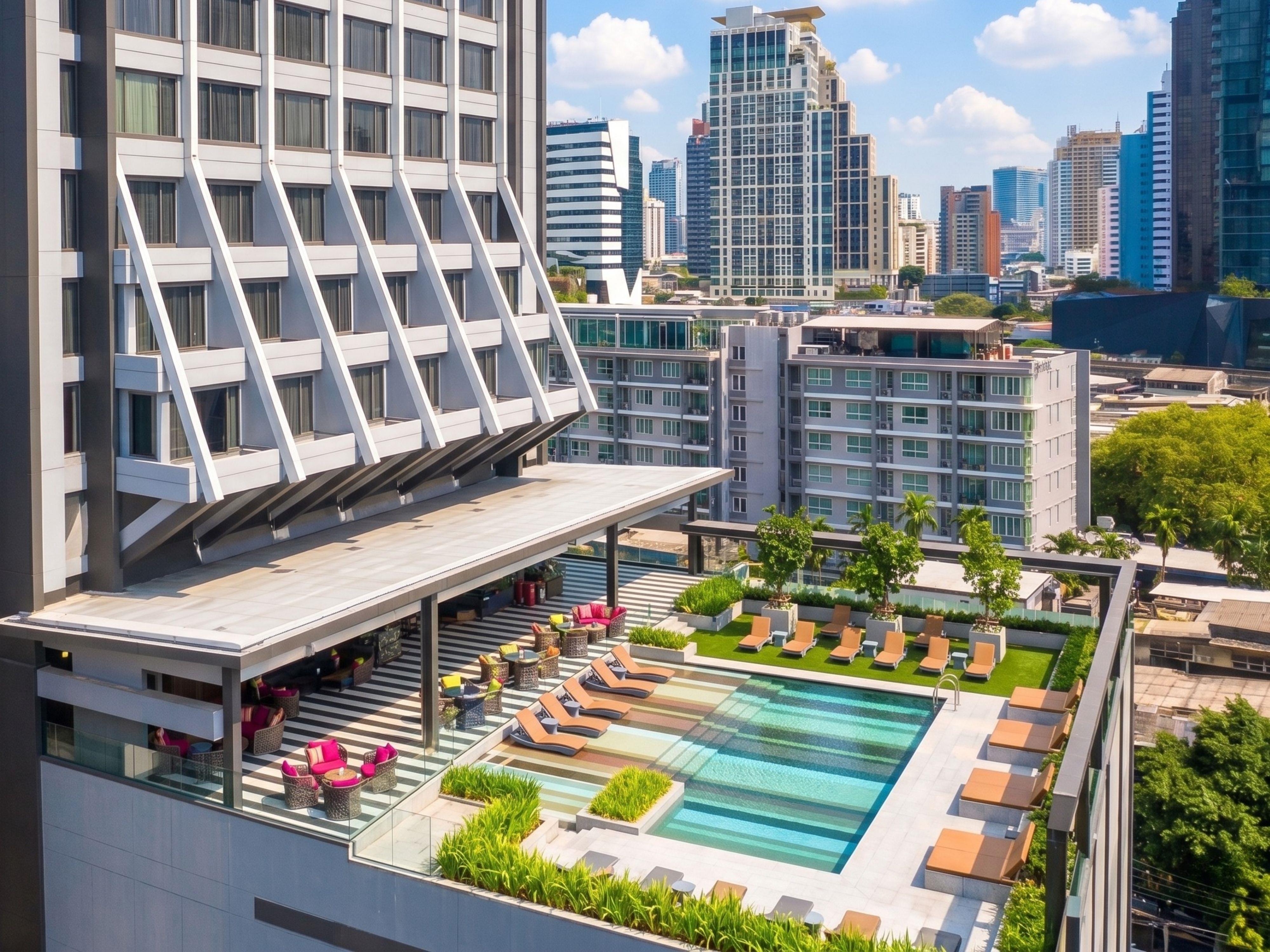 DoubleTree by Hilton Sukhumvit Bangkok - Tap to explore photos