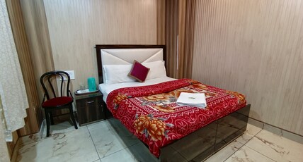 Hotel Laxman Jhula Inn Room Type - SEMI DELUXE  1st and  3rd floor