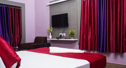 HOTEL ROYAL'S Room Type - Super Deluxe Room(AC)