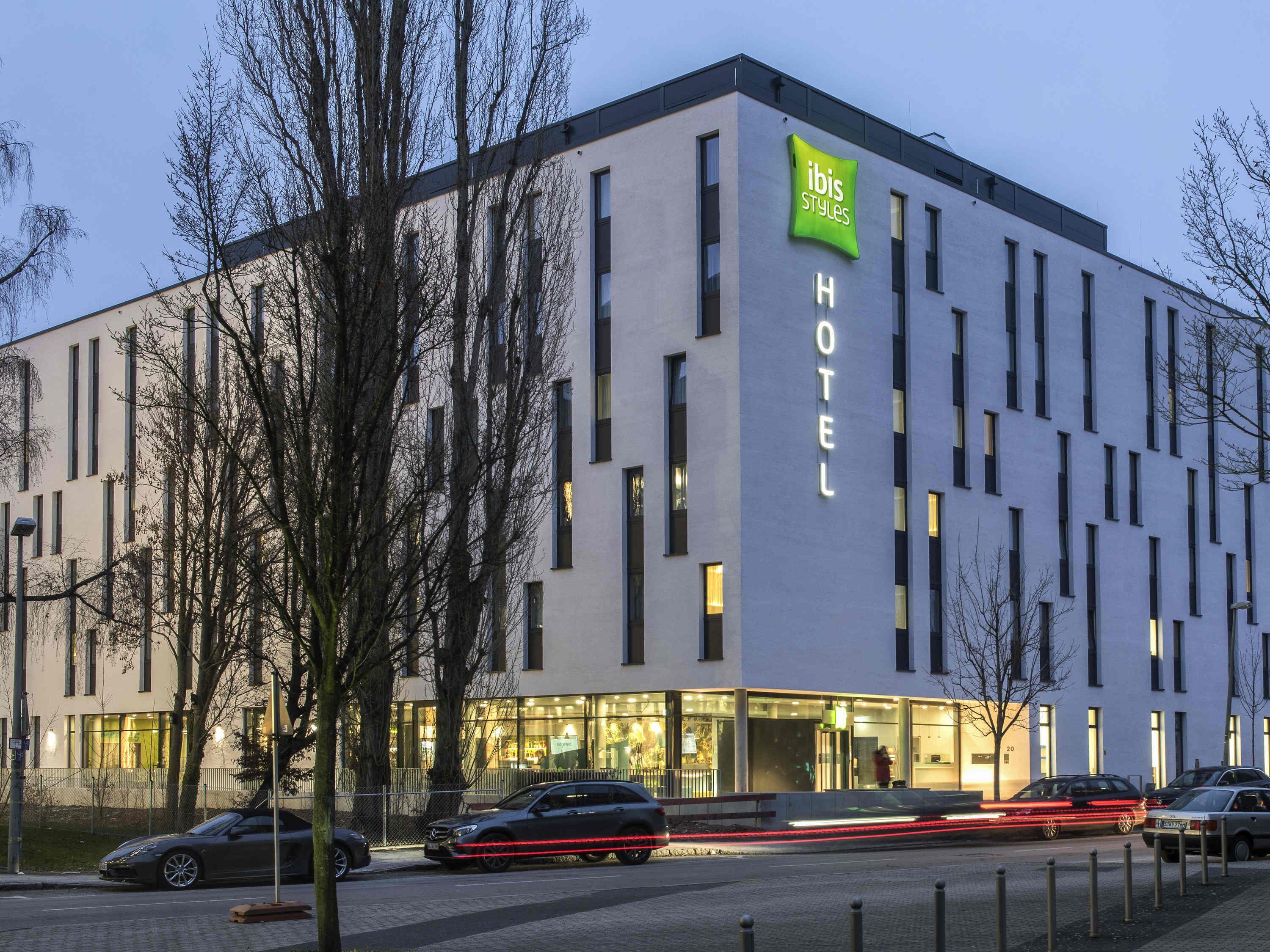 ibis Styles Stuttgart Vaihingen - Tap to explore photos