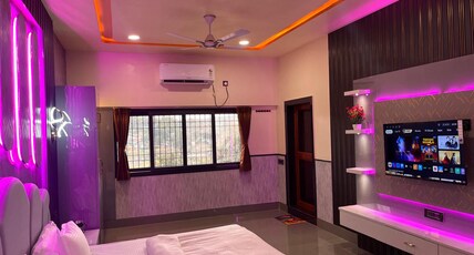 Aatitheyam yatriniwas Room Type - Royal Suite room