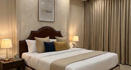 Hotel La Casa - Near Durgapura Railway Station Room Type - Suite Room