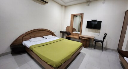 Hotel Kuber Inn Room Type - AC Triple Room