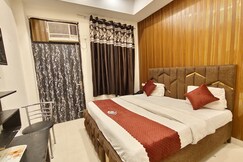 Address of Hotel Du Rooms by Green Snapper Near Kamla Nagar