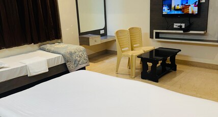 PCR GRAND Room Type - Triple bed room(king size bed +single size bed)