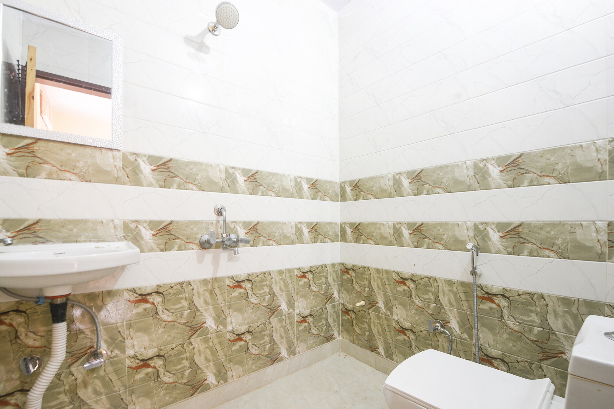 FabHotel Aaradhya Residency - Tap to explore photos