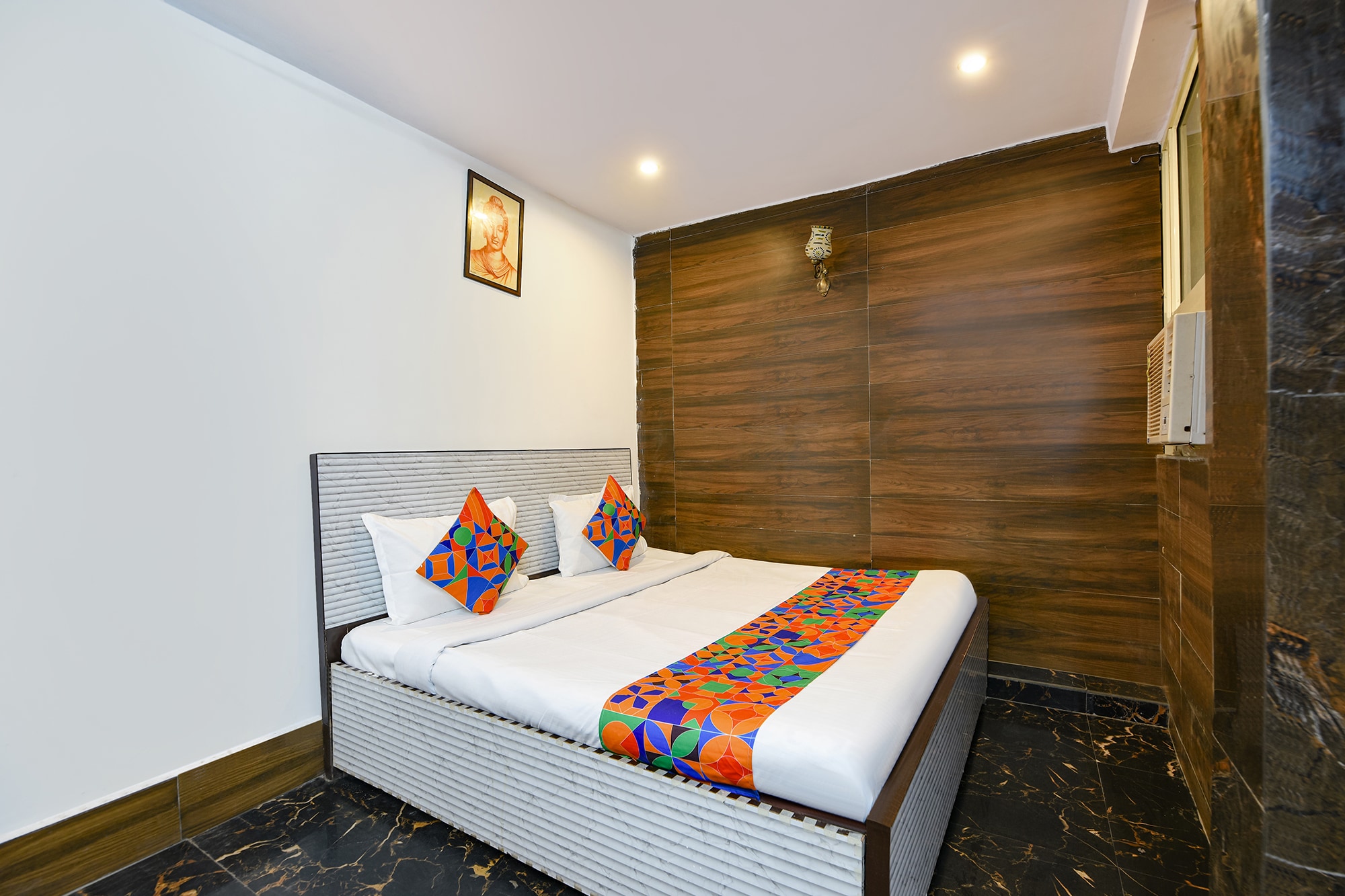 Fabhotel Hari Nagar Ashram - Tap to explore photos