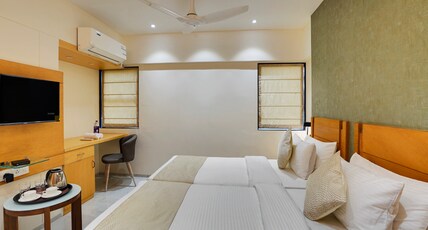 Hotel Everest Regency Room Type - Deluxe Room